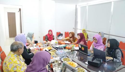 29. Pengkajian Audit Maternal Perintal (AMP) oleh tim AMP Kota Semarang1.jpg